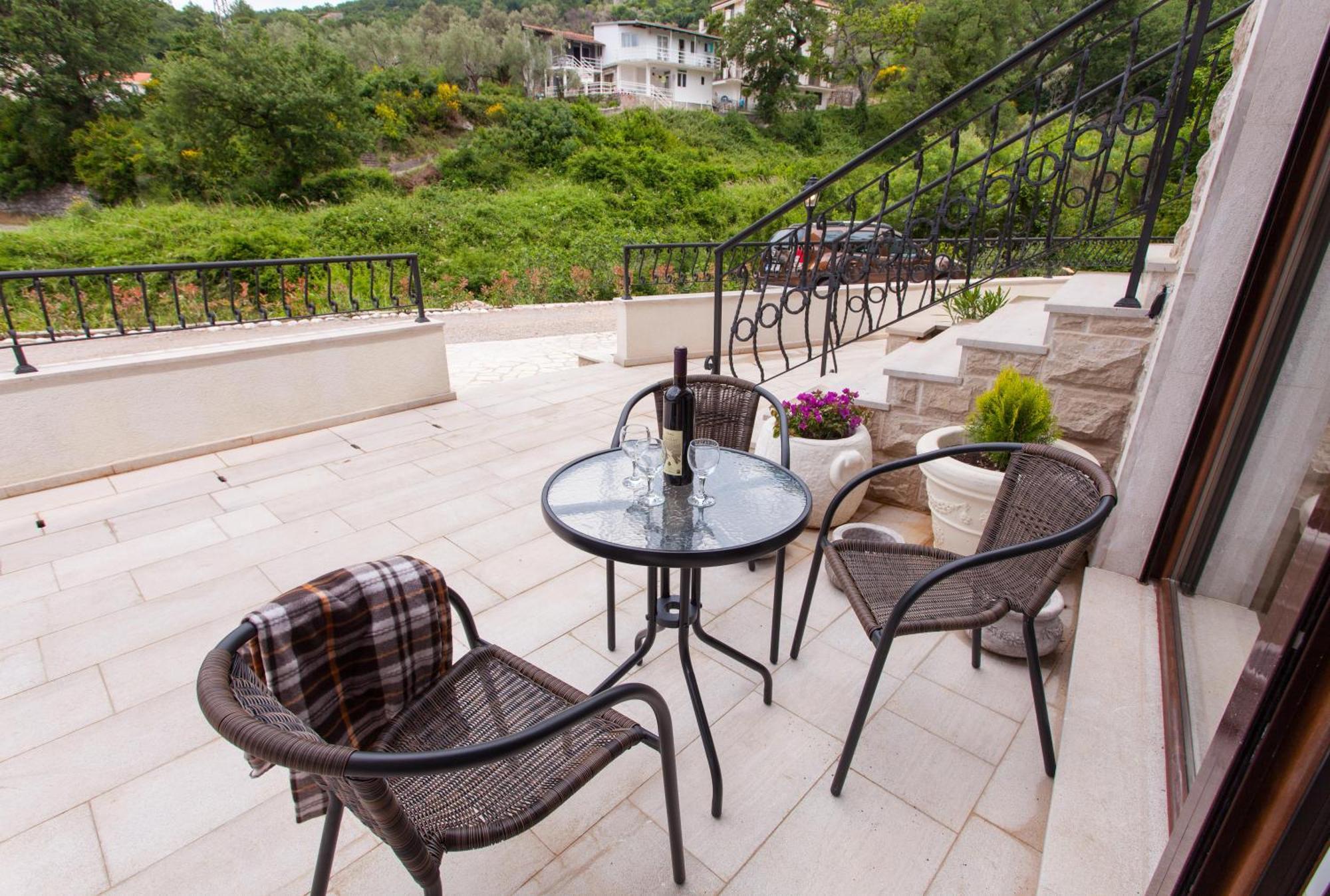 Ferienwohnung Rosmarino Sveti Stefan Exterior foto