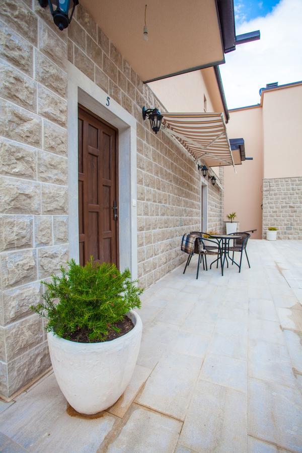 Ferienwohnung Rosmarino Sveti Stefan Exterior foto