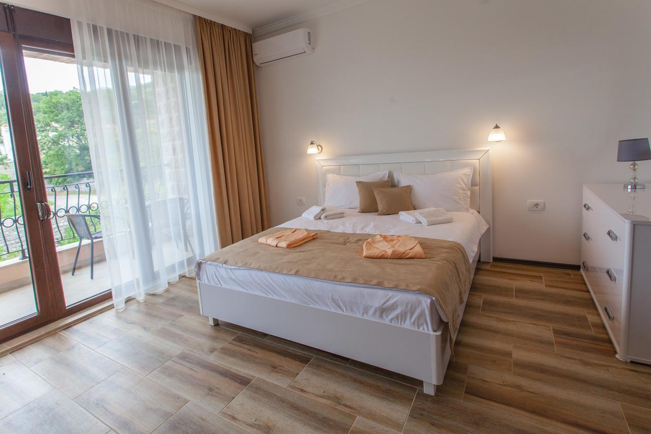Ferienwohnung Rosmarino Sveti Stefan Exterior foto