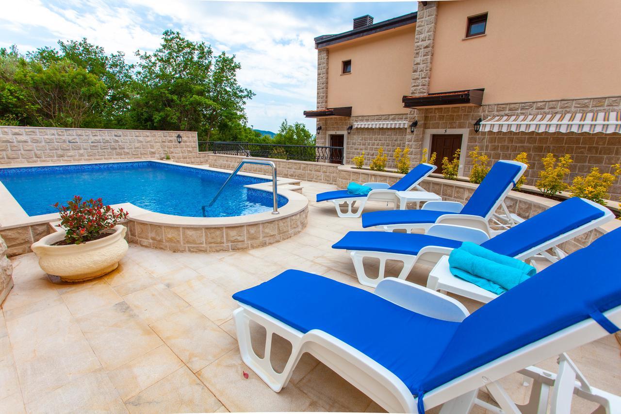 Ferienwohnung Rosmarino Sveti Stefan Exterior foto
