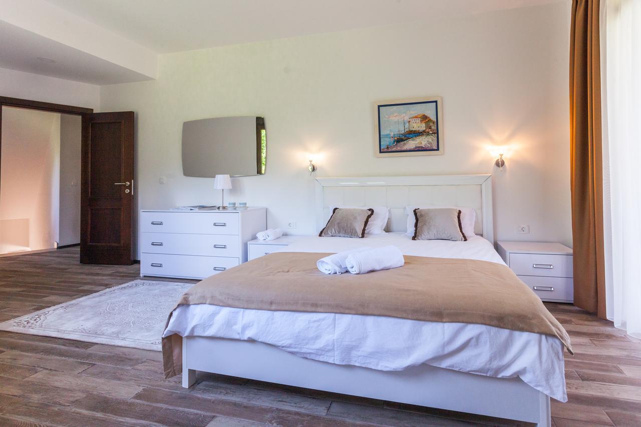 Ferienwohnung Rosmarino Sveti Stefan Exterior foto